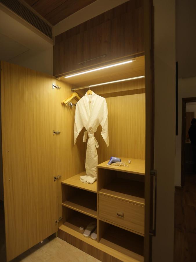 Clarks Inn Express, Dehradun Buitenkant foto